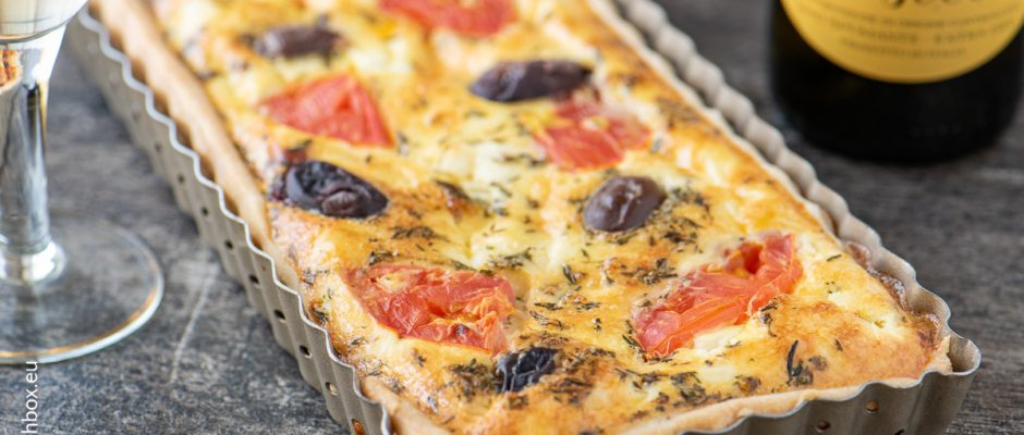 Easy and quick tomato pie