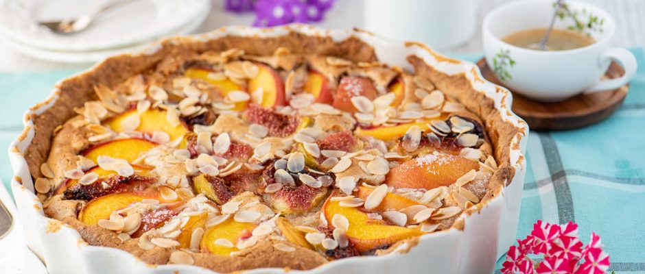 Италианска тарта с праскови и бадеми