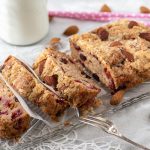 Crumble with prunes and cranberries Crumble with prunes and cranberries