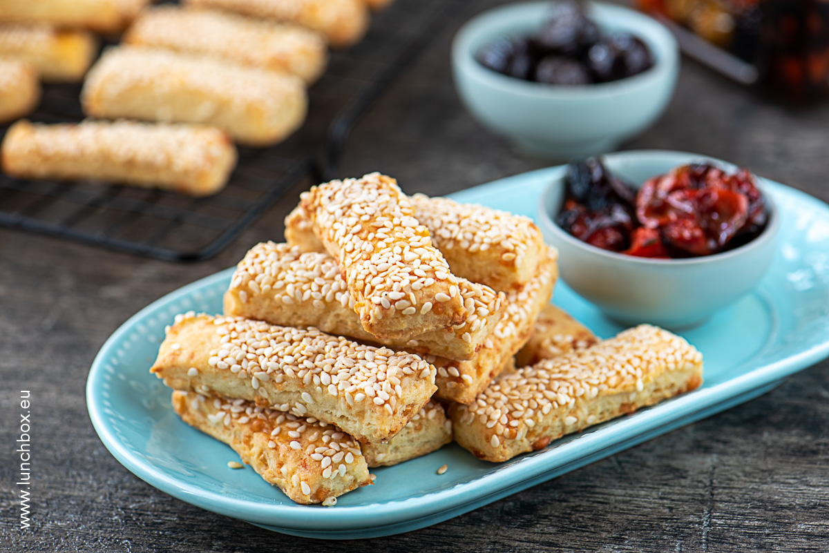 Crackers with cream cheese and parmesan Crackers with cream cheese and parmesan