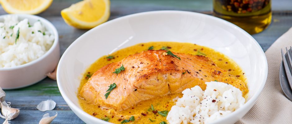 Сьомга в къри сос