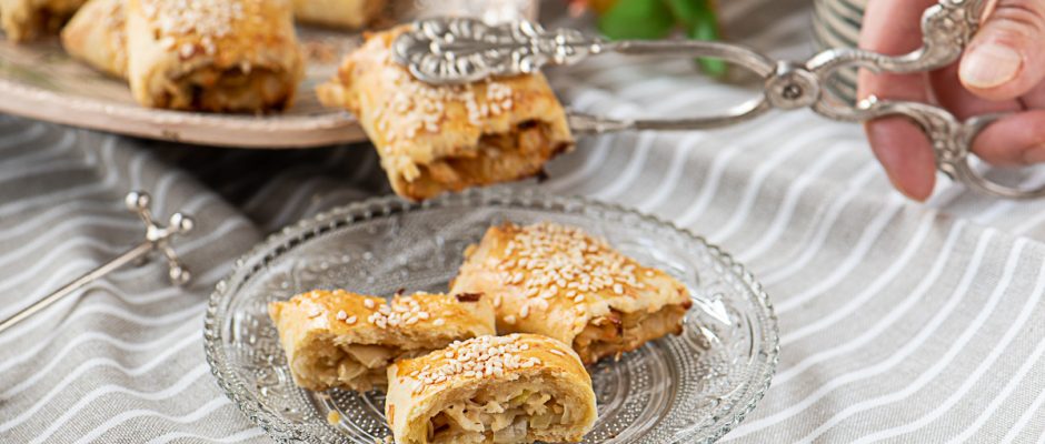 Leek and halloumi bites