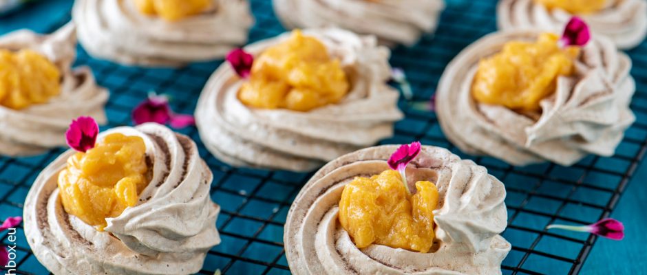 Целувки с лимонов крем