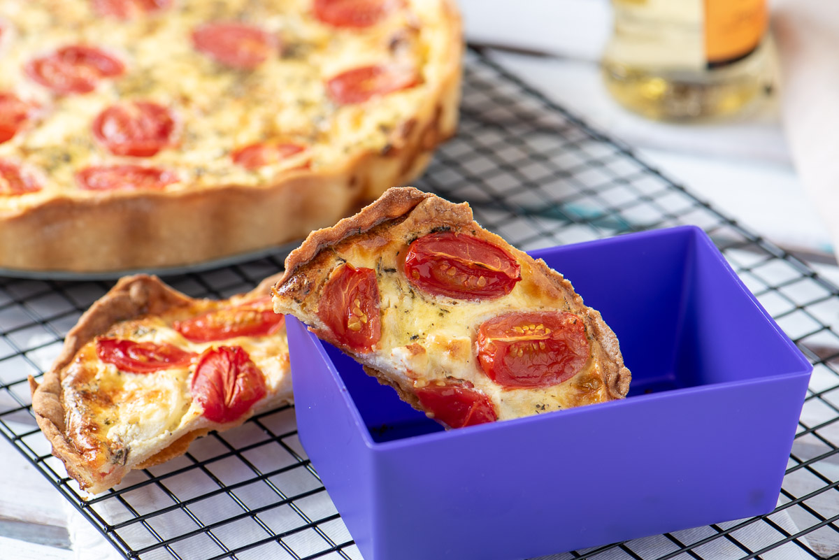 Cherry tomatoes and feta cheese quiche Cherry tomatoes and feta cheese quiche
