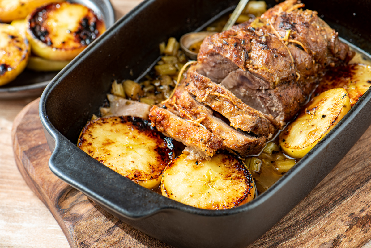 Apple cider pork Печено свинско месо с ябълки