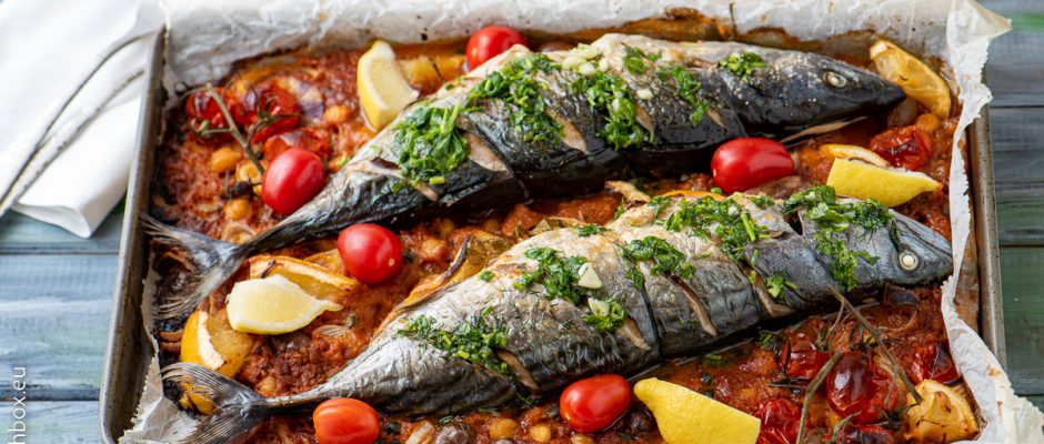 Цял Паламуд на фурна с ароматен сос