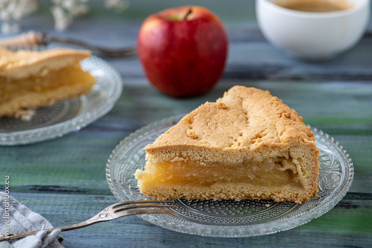 Classic Apple Charlotte