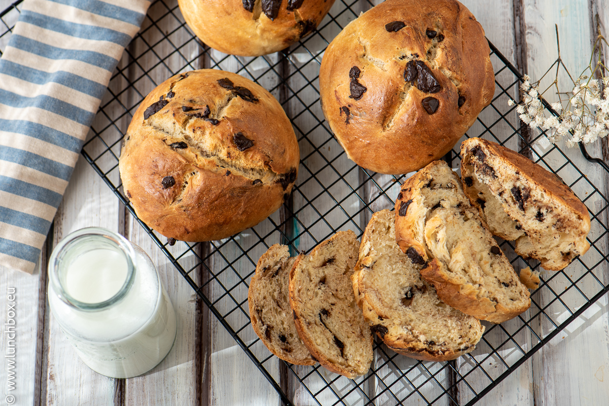 Chocolate bread rolls for breakfast Lunchbox