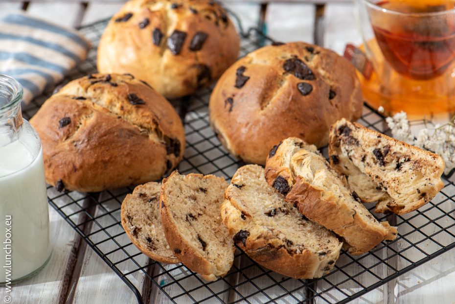 Chocolate bread rolls for breakfast Lunchbox