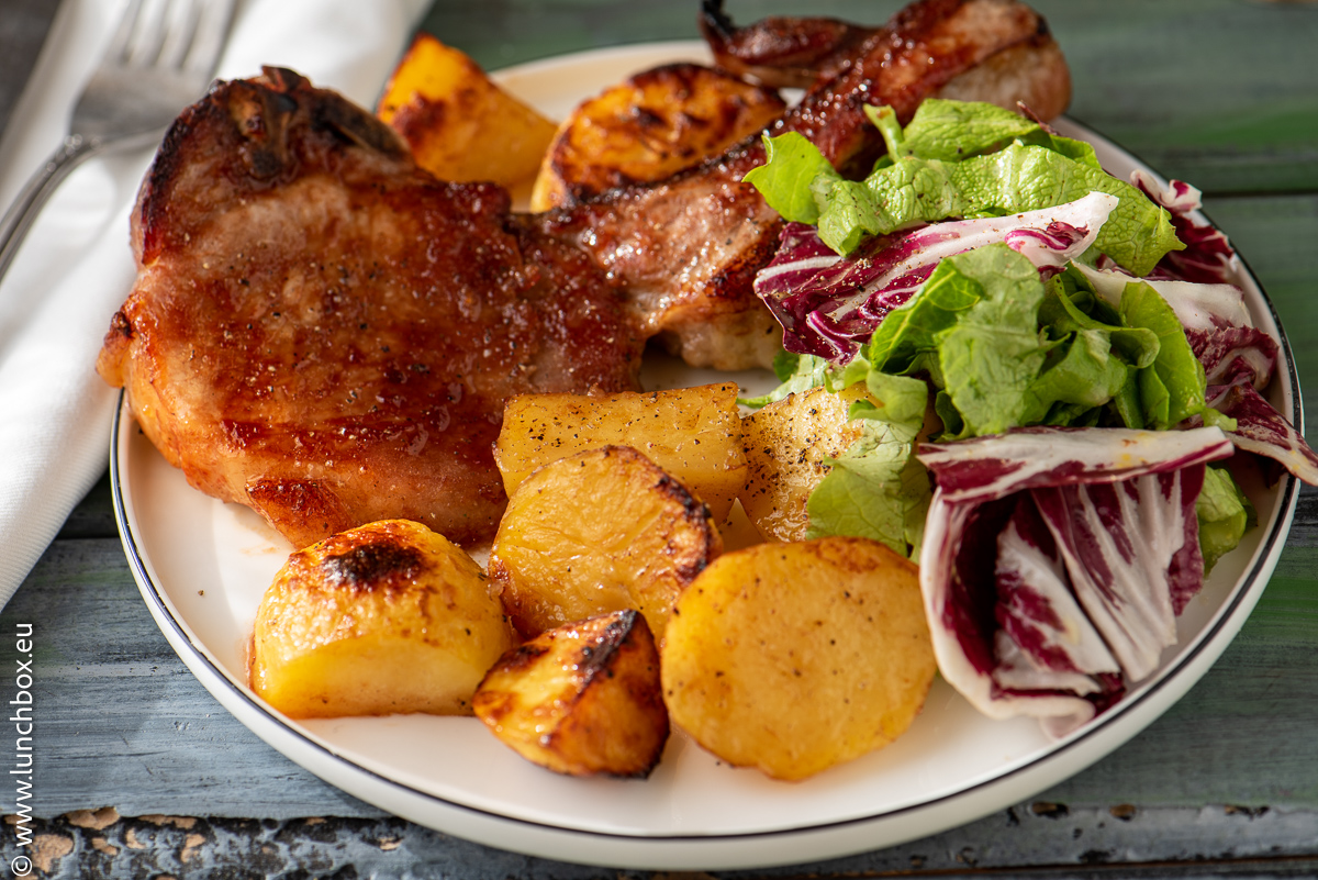 Oven Baked Pork Cotlets with Potatoes Свински котлети с картофи на фурна