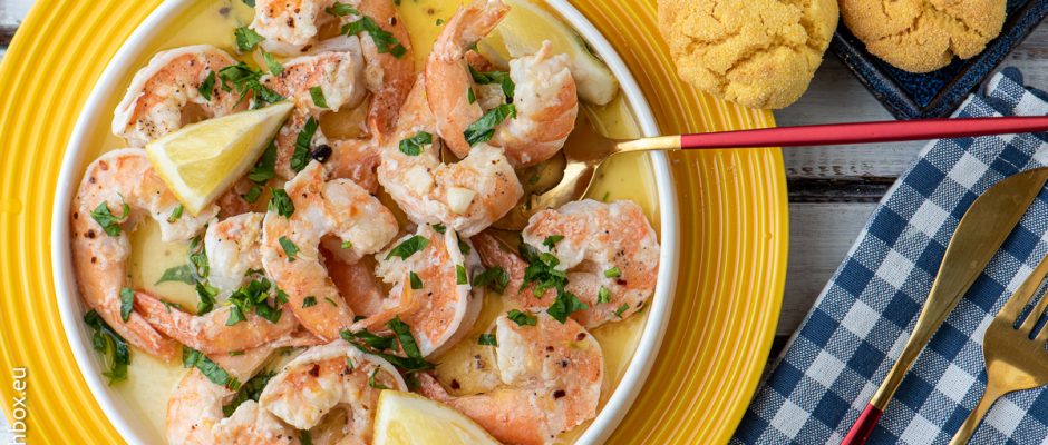 Shrimps in butter sauce
