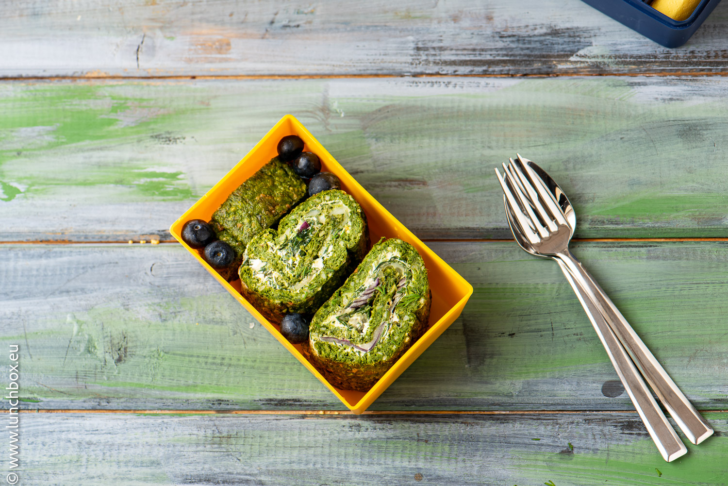 kale roll lunchbox