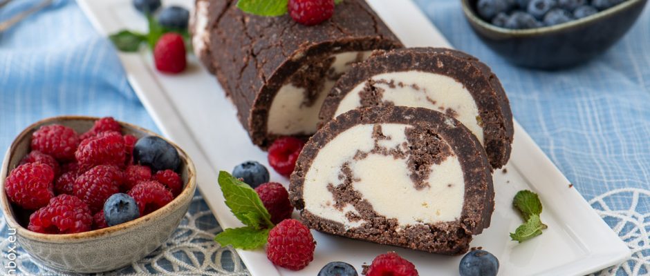Milkshnite ice cream roll