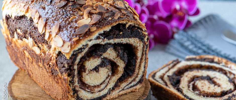 Easter bread with almond tahini filling