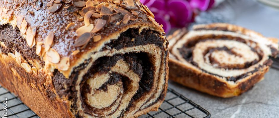 Easter bread with almond tahini filling